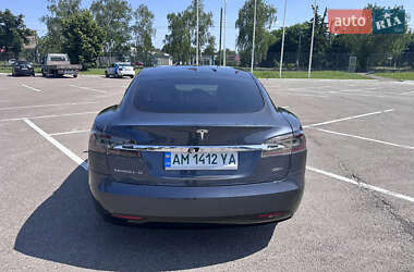 Лифтбек Tesla Model S 2017 в 