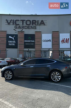 Лифтбек Tesla Model S 2016 в 