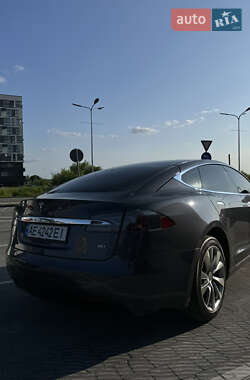 Ліфтбек Tesla Model S 2016 в Львові