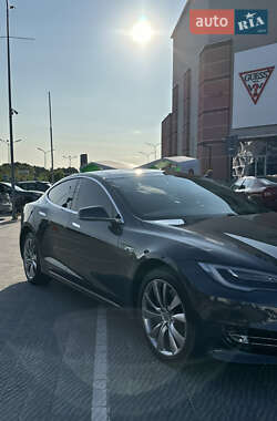 Ліфтбек Tesla Model S 2016 в Львові