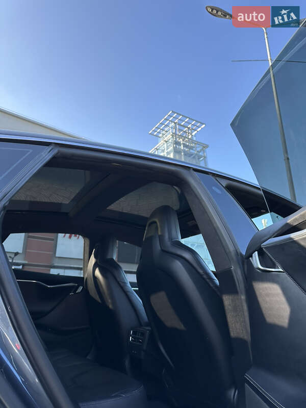 Лифтбек Tesla Model S 2016 в Львове фото 25 Лифтбек Tesla Model S 2016 в Львове