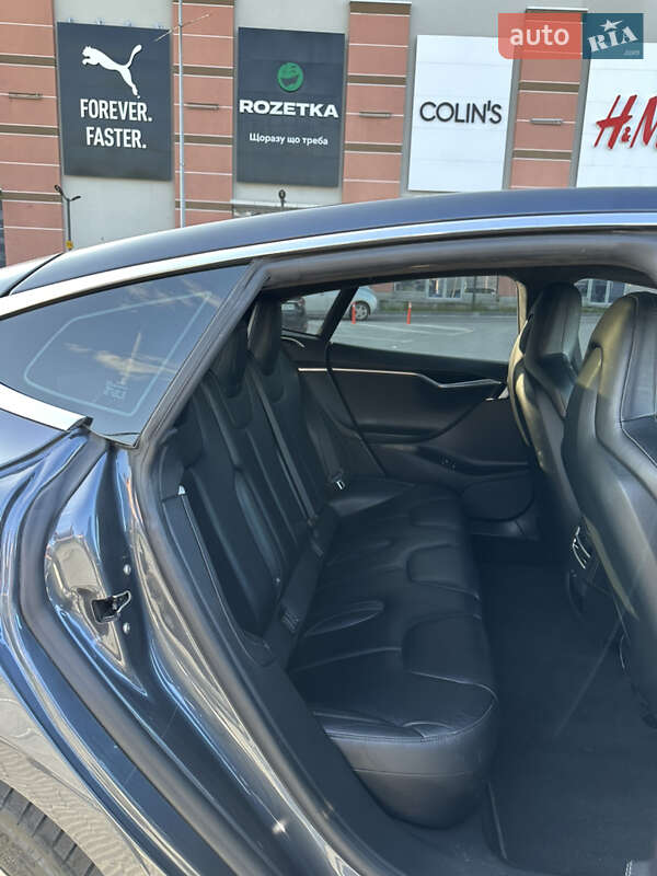 Лифтбек Tesla Model S 2016 в Львове фото 27 Лифтбек Tesla Model S 2016 в Львове