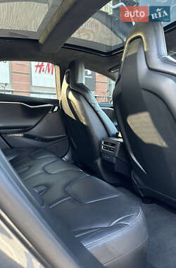 Ліфтбек Tesla Model S 2016 в Львові