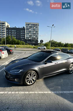 Лифтбек Tesla Model S 2016 в 