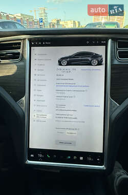Ліфтбек Tesla Model S 2016 в Львові