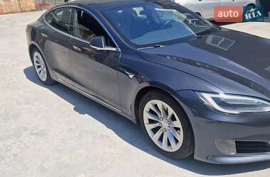 Лифтбек Tesla Model S 2017 в 