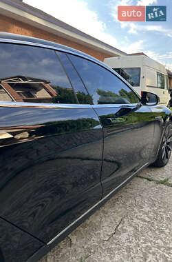 Ліфтбек Tesla Model S 2015 в 