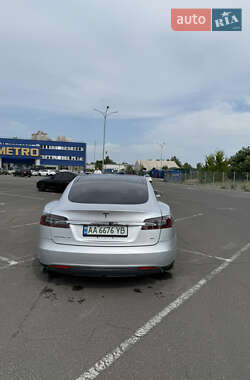 Лифтбек Tesla Model S 2013 в 