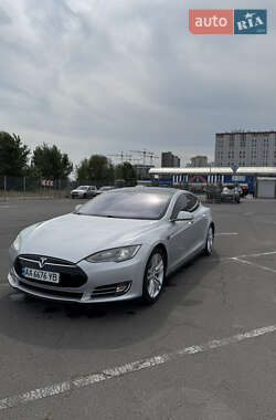 Ліфтбек Tesla Model S 2013 в Києві