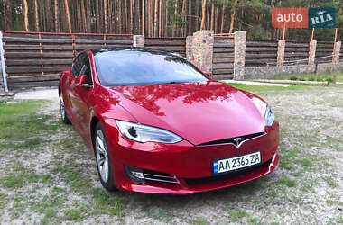 Ліфтбек Tesla Model S 2017 в Києві