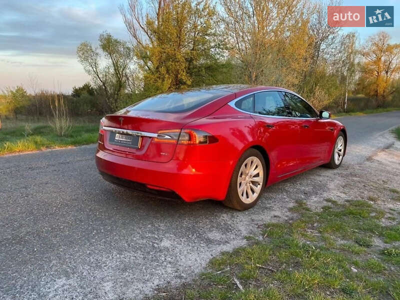 Ліфтбек Tesla Model S 2017 в Києві