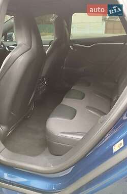 Лифтбек Tesla Model S 2016 в 