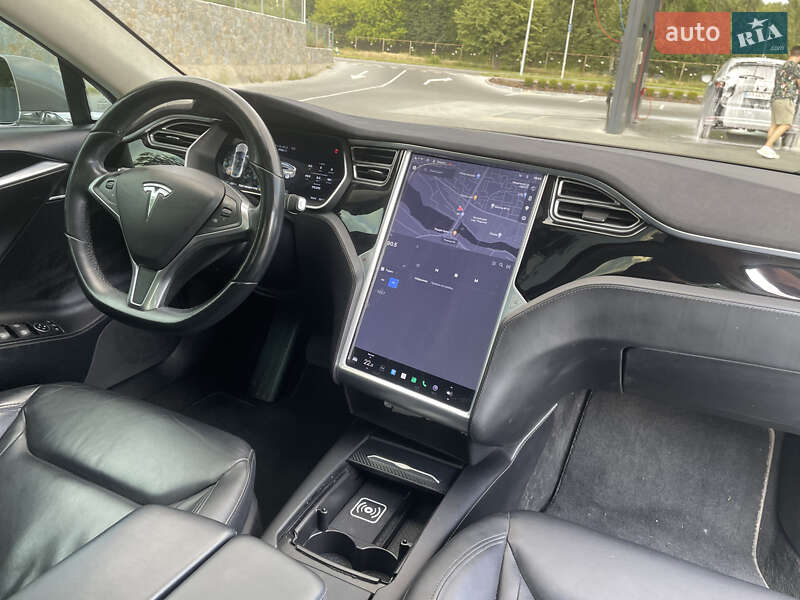 Лифтбек Tesla Model S 2016 в Виннице