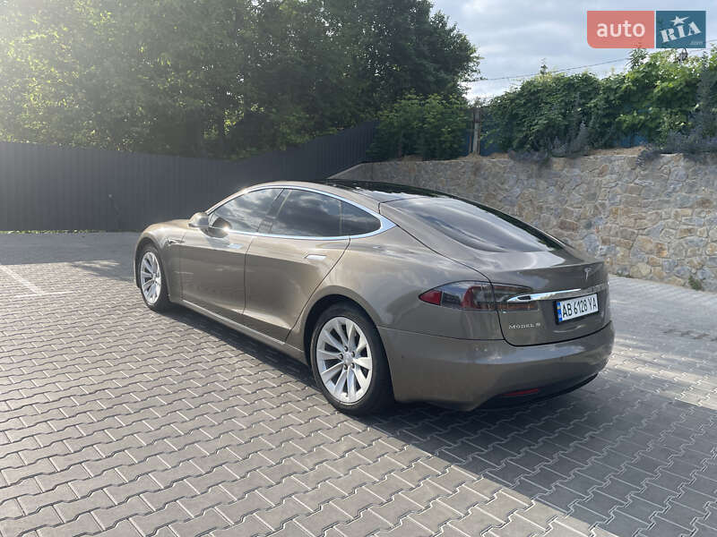 Лифтбек Tesla Model S 2016 в Виннице
