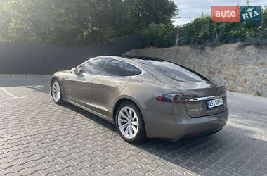 Ліфтбек Tesla Model S 2016 в 