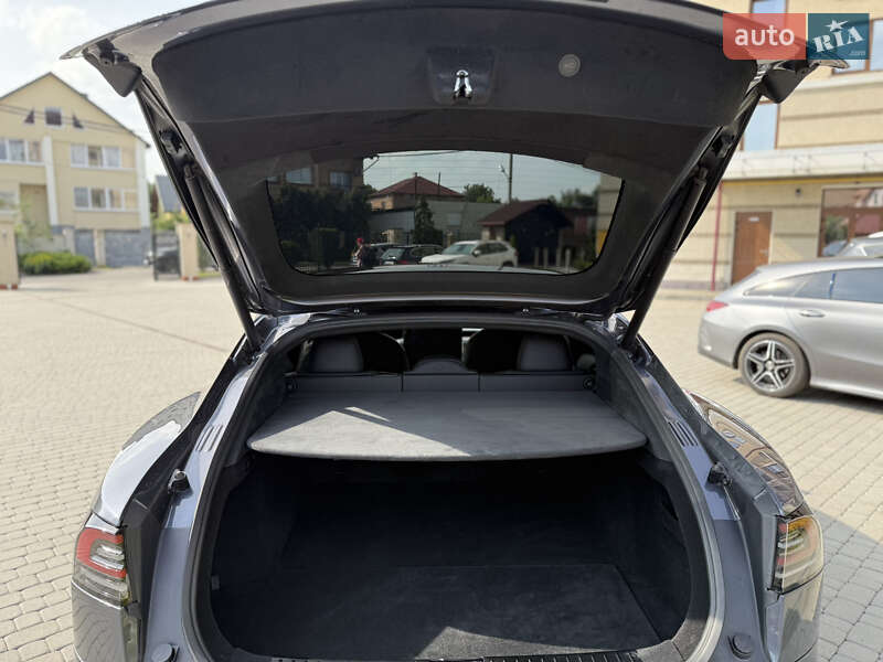Лифтбек Tesla Model S 2022 в Шептицькому