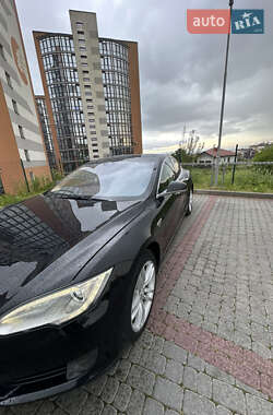 Лифтбек Tesla Model S 2015 в 