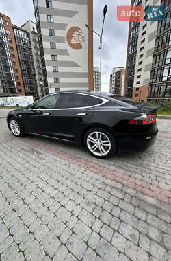 Лифтбек Tesla Model S 2015 в 