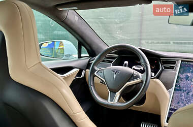 Лифтбек Tesla Model S 2015 в 