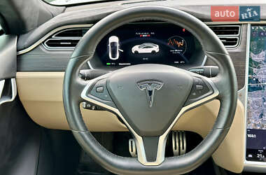 Лифтбек Tesla Model S 2015 в 