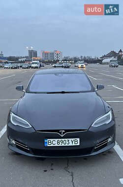 Лифтбек Tesla Model S 2016 в 