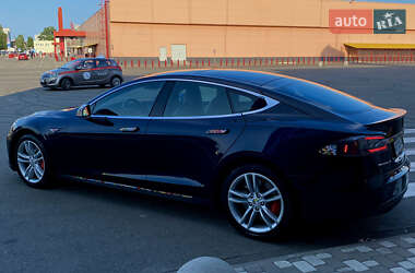 Лифтбек Tesla Model S 2015 в 