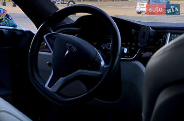 Лифтбек Tesla Model S 2015 в 