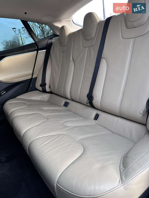 Ліфтбек Tesla Model S 2013 в Запоріжжі