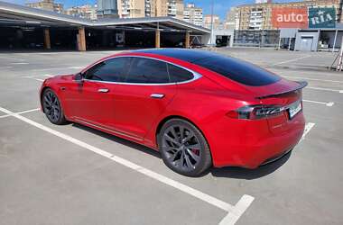 Лифтбек Tesla Model S 2018 в Киеве