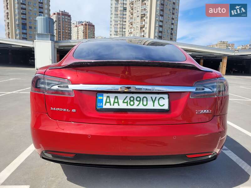 Лифтбек Tesla Model S 2018 в Киеве