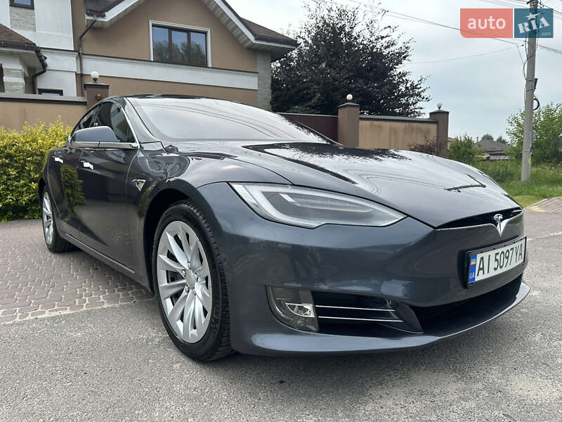 Лифтбек Tesla Model S 2018 в 
