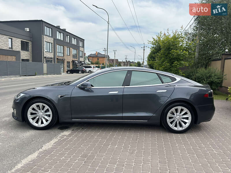 Лифтбек Tesla Model S 2018 в Киеве фото 7 Лифтбек Tesla Model S 2018 в Киеве