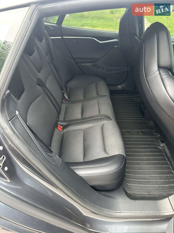 Лифтбек Tesla Model S 2018 в Киеве фото 14 Лифтбек Tesla Model S 2018 в Киеве