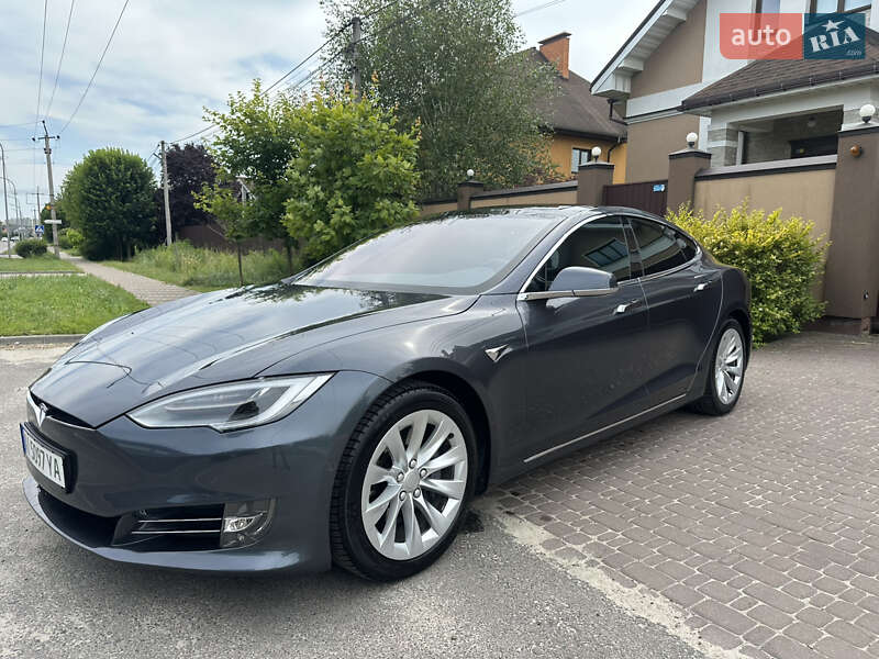 Лифтбек Tesla Model S 2018 в Киеве фото 13 Лифтбек Tesla Model S 2018 в Киеве