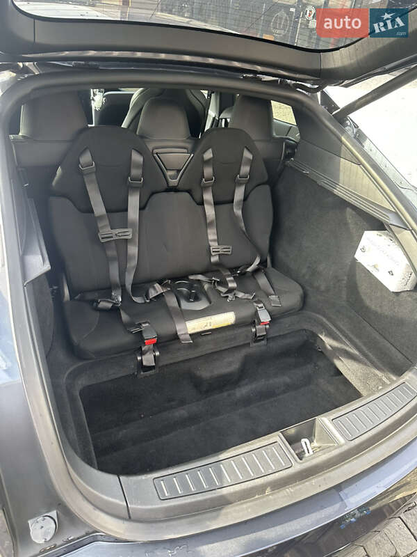 Лифтбек Tesla Model S 2018 в Киеве фото 29 Лифтбек Tesla Model S 2018 в Киеве