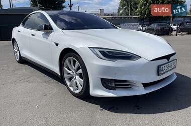Лифтбек Tesla Model S 2017 в 