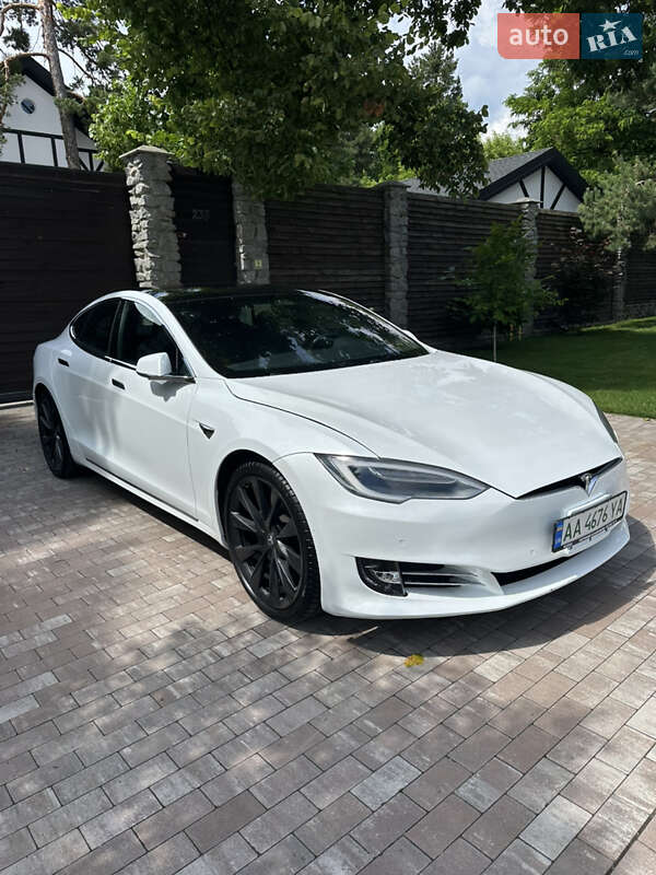 Ліфтбек Tesla Model S 2018 в Києві
