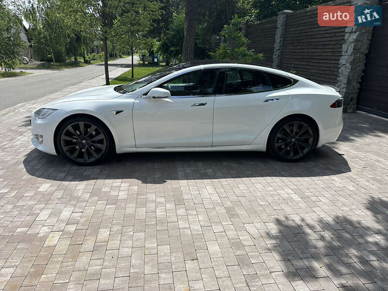 Ліфтбек Tesla Model S 2018 в Києві