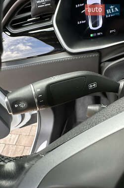 Лифтбек Tesla Model S 2018 в 