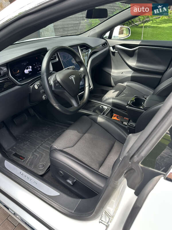 Ліфтбек Tesla Model S 2018 в Києві