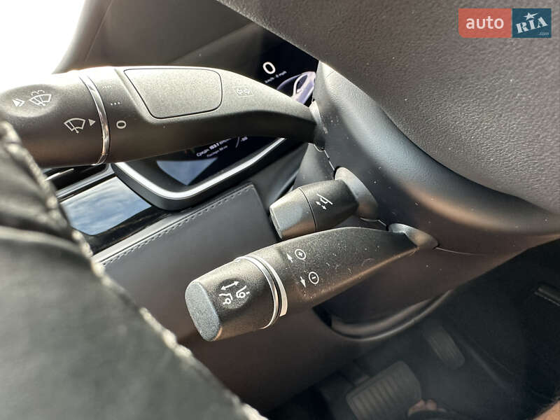 Ліфтбек Tesla Model S 2018 в Києві