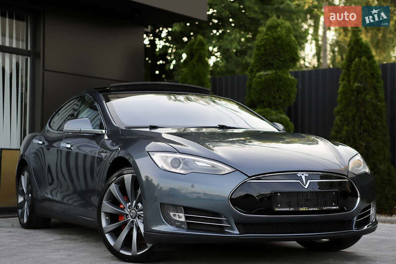 Лифтбек Tesla Model S 2014 в Дрогобыче