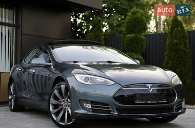 Лифтбек Tesla Model S 2014 в 