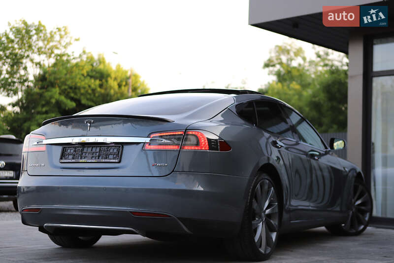 Лифтбек Tesla Model S 2014 в Дрогобыче