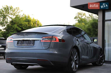 Лифтбек Tesla Model S 2014 в 