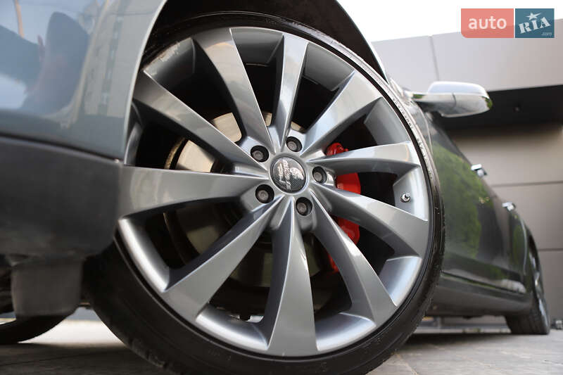 Лифтбек Tesla Model S 2014 в Дрогобыче
