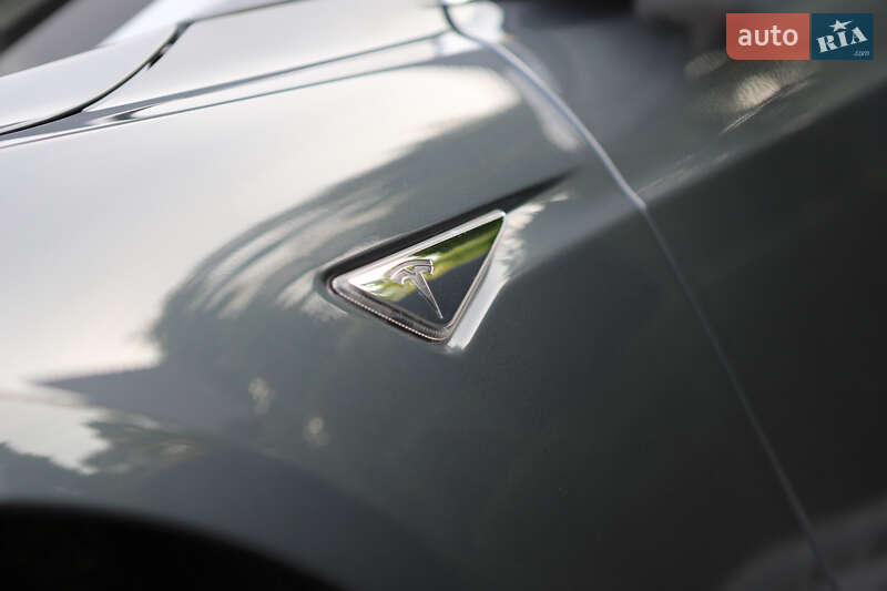 Лифтбек Tesla Model S 2014 в Дрогобыче