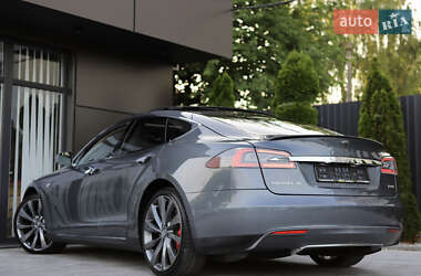Лифтбек Tesla Model S 2014 в 