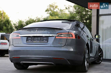 Лифтбек Tesla Model S 2014 в 