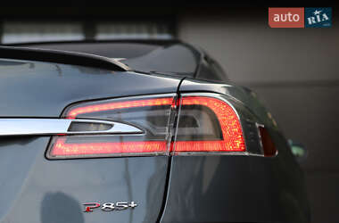 Лифтбек Tesla Model S 2014 в 